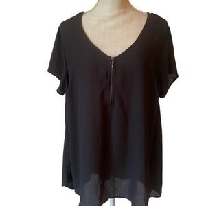 Torrid Black V-Neck Women's Top torrid size 0 short sleeve flowy shirt
